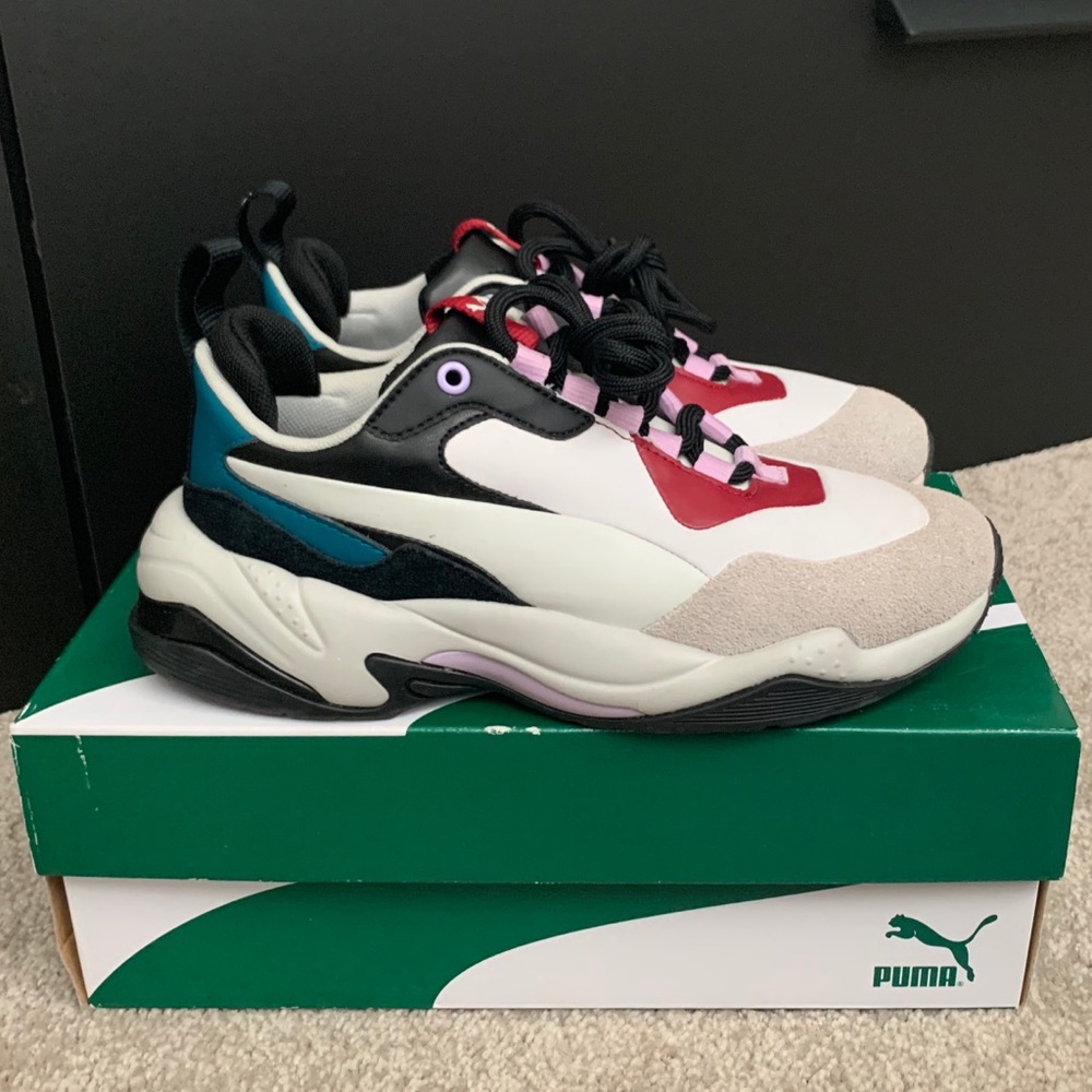 Women PUMAS